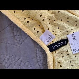 H&M Puffer Sleeve Crop Top.